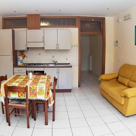 Casa Facchinetti Yellow Apartment Мальчезіне Екстер'єр фото